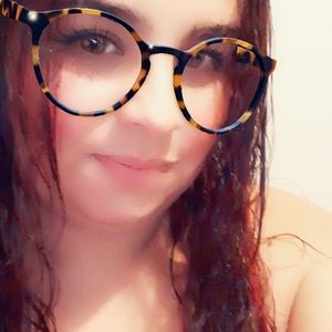 Meet your Posher, Mariely